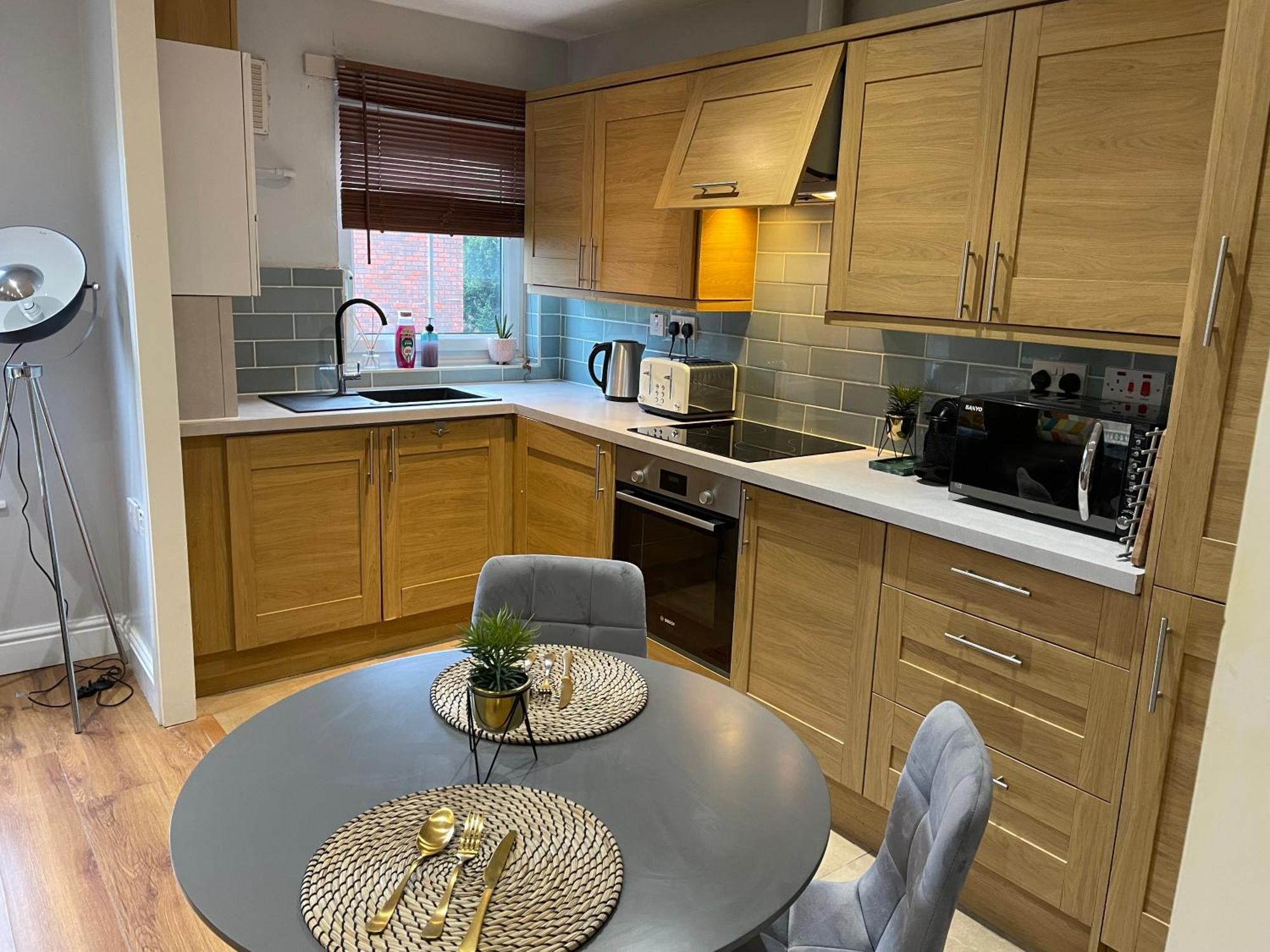2 Bedroom Apartment Chiswick Park Tube Station Лондон Екстериор снимка